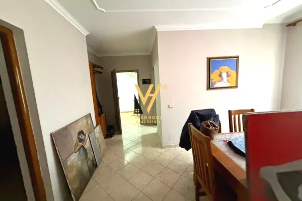 Business Property for Rent 3+1 in Tirana - 60,000 Leke