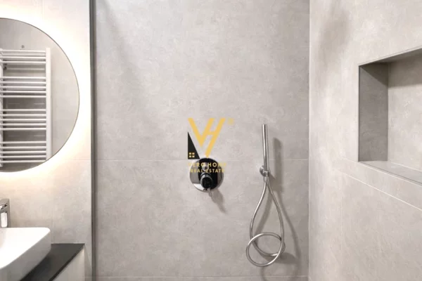 Ambient biznesi me qera 3+1 ne Tirane - 40,000 Leke