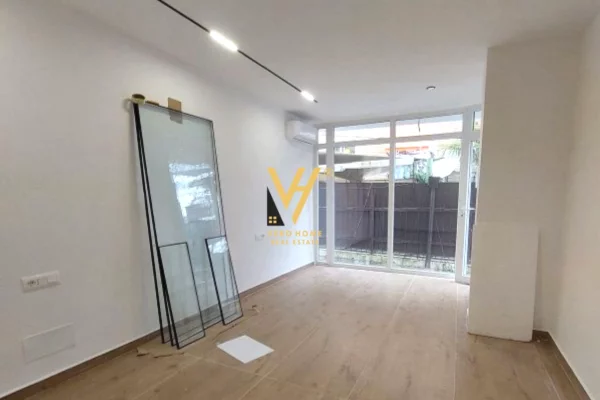 Ambient biznesi me qera 3+1 ne Tirane - 50,000 Leke