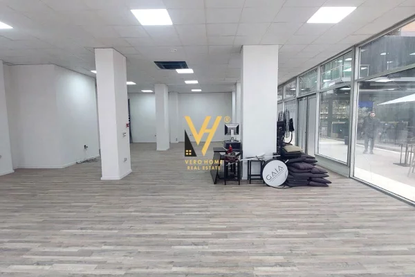 Business Property for Rent 1+1 in Tirana - 2,600 Euro