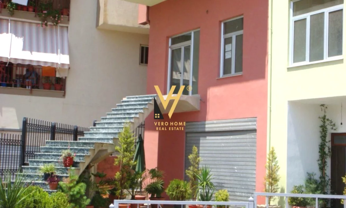 JEPET AMBIENT BIZNESI 110 M2 ME QIRA NE FRESK 400 EURO