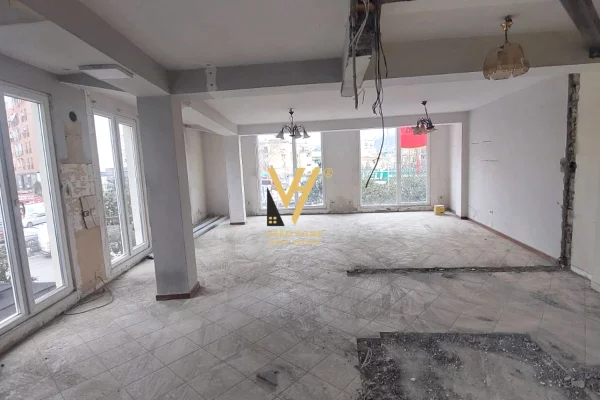 Ambient biznesi me qera 3+1 ne Tirane - 5,000 Dollar