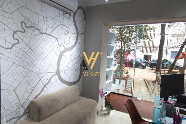 Business Property for Rent 3+1 in Tirana - 37,000 Leke