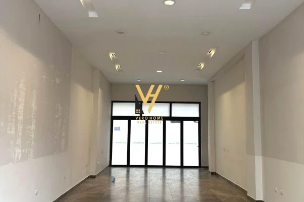 Business Property for Rent 1+1 in Tirana - 90,000 Leke