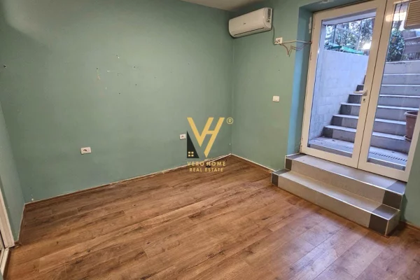 JEPET ZYRE 30 M2 ME QIRA TE BLV.GJERGJ FISHTA 35.000 LEKE