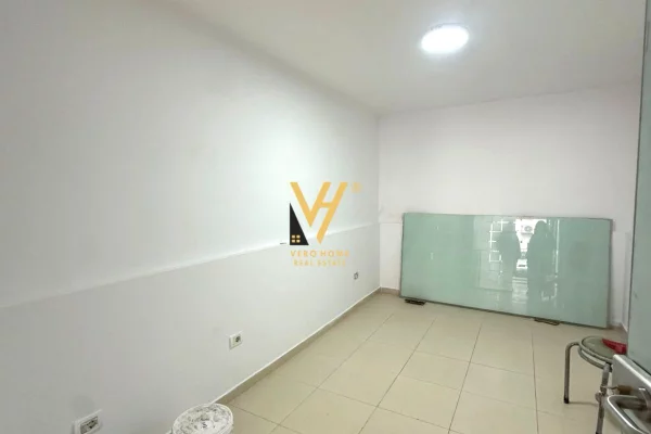 JEPET DYQAN 50 M2 ME QIRA TE RR.FORTUZI 50.000 LEKE