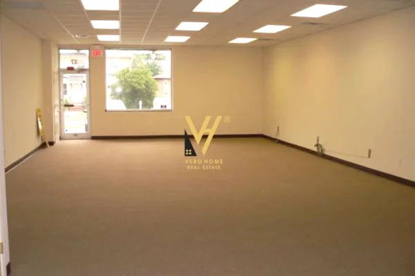 Business Property for Rent 1+1 in Tirana - 8,000 Euro