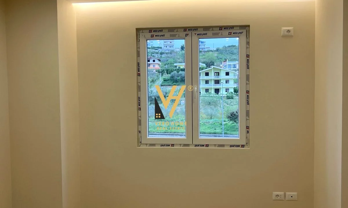 Shtepi ne shitje Apartament ne Durres, 1+1, Mobilimi Bosh, pa mobiluar, Pagesa 95,000  Euro.