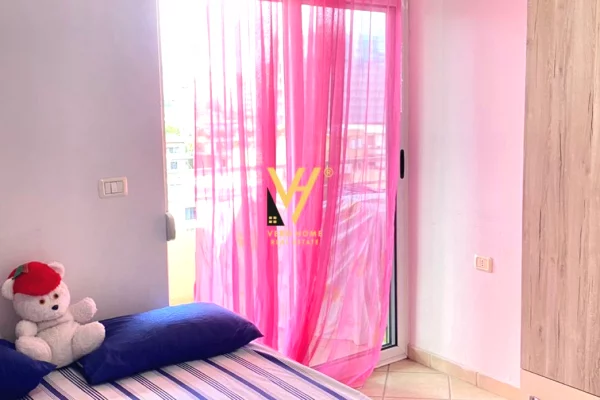 Shtepi ne shitje Apartament ne Tirane, 2+1, Mobilimi E mobiluar, Pagesa 190,000  Euro.