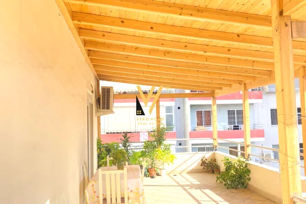 Shtepi ne shitje Apartament ne Tirane, 2+1, Mobilimi E mobiluar, Pagesa 190,000  Euro.