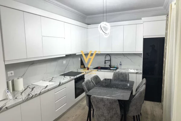 Shtepi me qera Apartament ne Tirane, 2+1, Mobilimi E mobiluar, Pagesa 63,000  Leke.