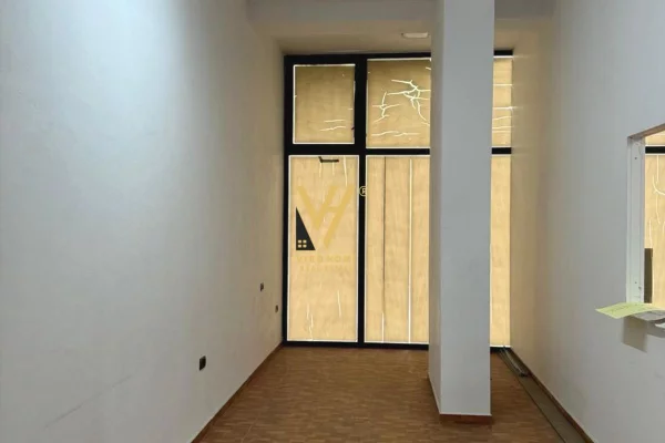 Ambient biznesi me qera 3+1 ne Tirane - 100,000 Leke