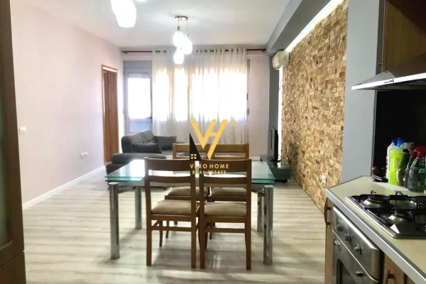 Shtepi me qera Apartament ne Tirane, 2+1, Mobilimi E mobiluar, Pagesa 650  Euro.