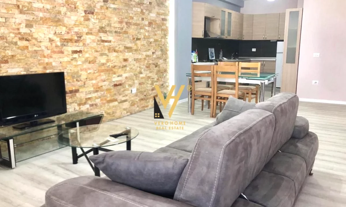 Shtepi me qera Apartament ne Tirane, 2+1, Mobilimi E mobiluar, Pagesa 650  Euro.