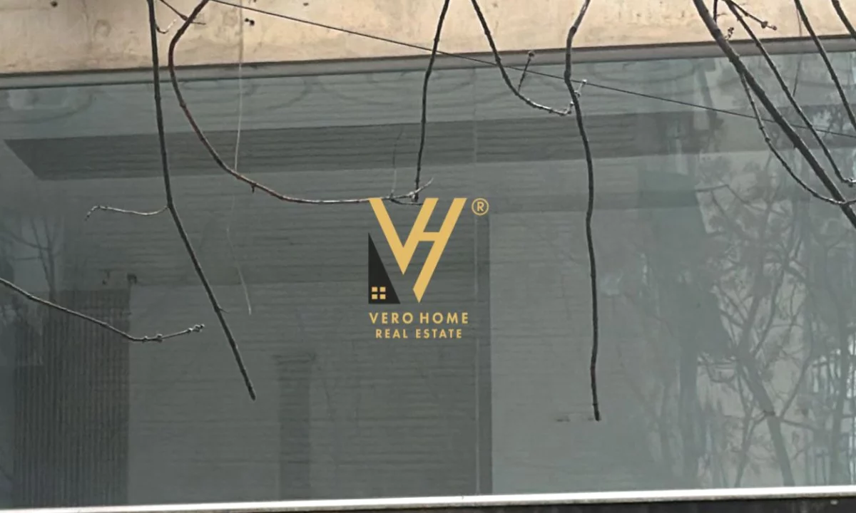 SHITET AMBIENT BIZNESI 72 M2 TE DORO CITY, RR.MUHAMET GJOLLESHA 260.000 EURO