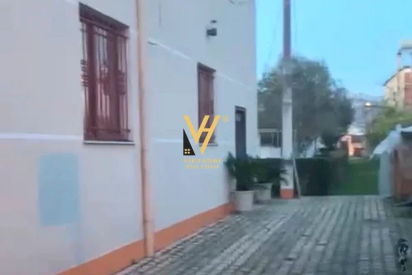 Shtepi me qera Shtepi Private ne Tirane, 5+1, Mobilimi E mobiluar, Pagesa 60,000  Leke.