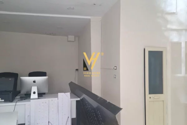 Ambient biznesi me qera 1+1 ne Tirane - 70,000 Leke