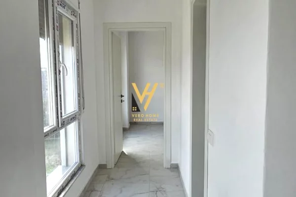 Shtepi ne shitje Apartament ne Durres, 1+1, Mobilimi Bosh, pa mobiluar, Pagesa 78,800  Euro.