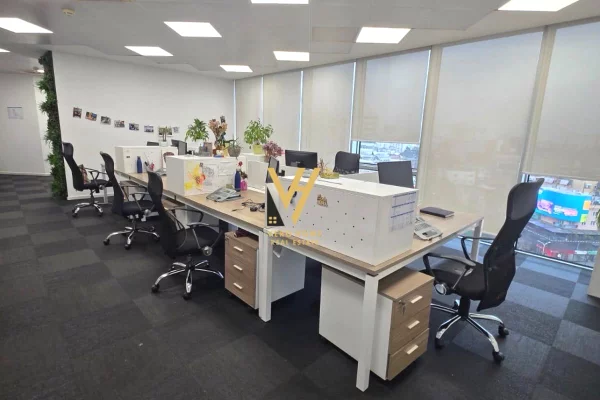 JEPET AMBIENT BIZNESI 770 M2 ME QIRA TE ZOGU I ZI 17.800 EURO