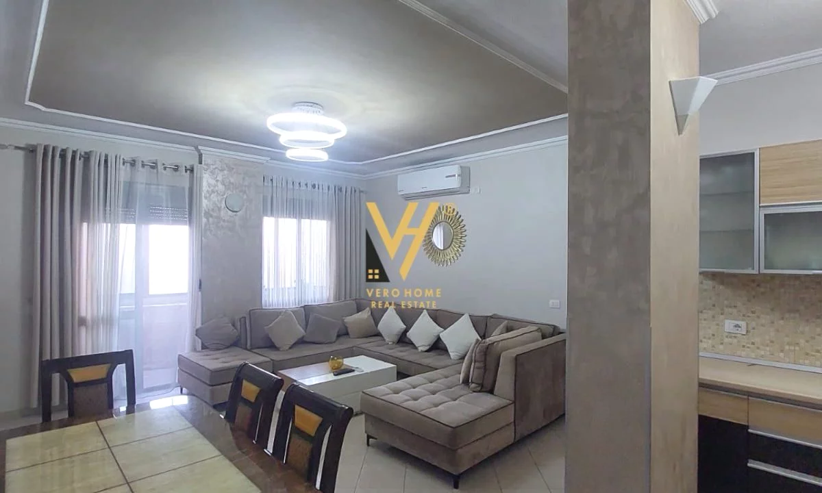 Appartamento in affitto a Tirana 2+1, Arredato