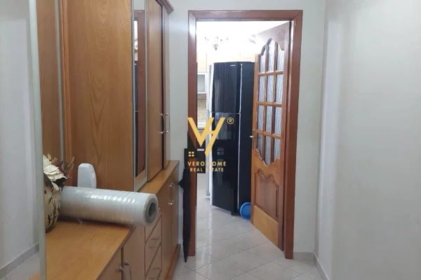 Appartamento in affitto a Tirana 2+1, Arredato