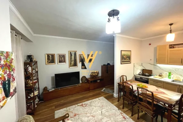 Shtepi me qera Apartament ne Tirane, 2+1, Mobilimi E mobiluar, Pagesa 800  Euro.