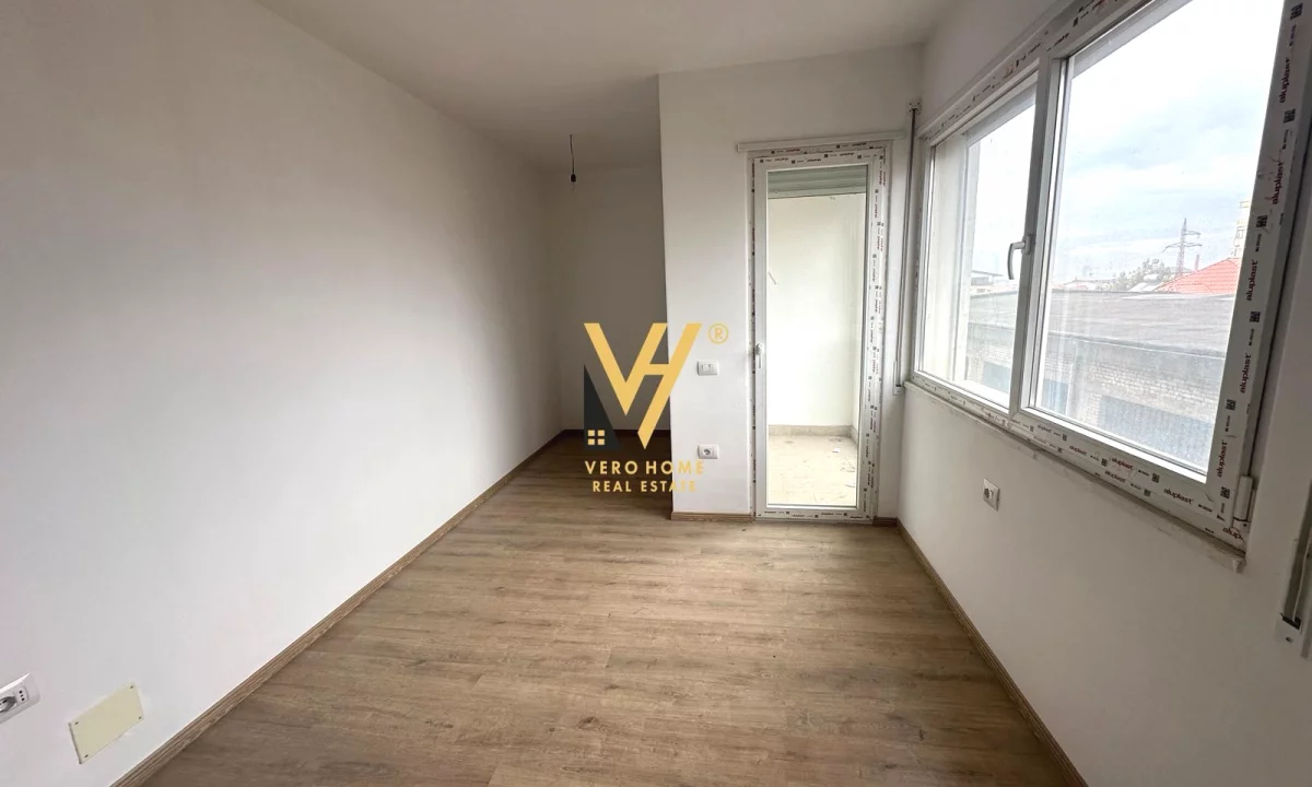 Shtepi ne shitje Apartament ne Tirane, 1+1, Mobilimi Bosh, pa mobiluar, Pagesa 128,000  Euro.