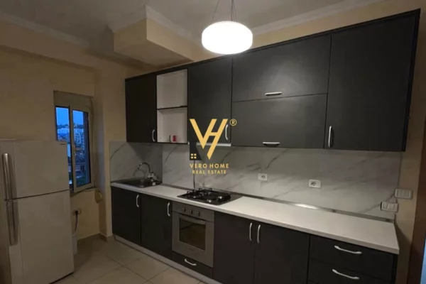 Appartamento in affitto a Tirana 2+1, Arredato