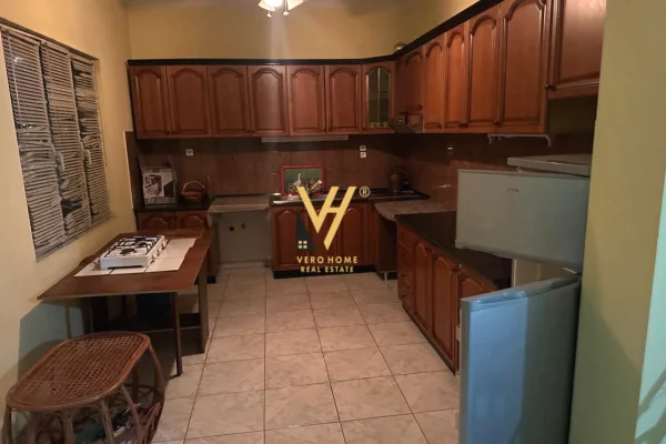 Casa privata/Indipendente in affitto a Tirana 6+1, Vuoto