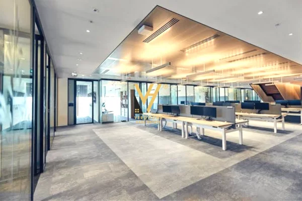 JEPET ZYRE 1.600 M2 ME QERA TE 15 KATESHI, QENDER 30.000 EURO