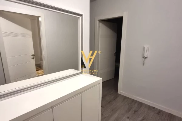 Appartamento in affitto a Tirana 2+1, Arredato