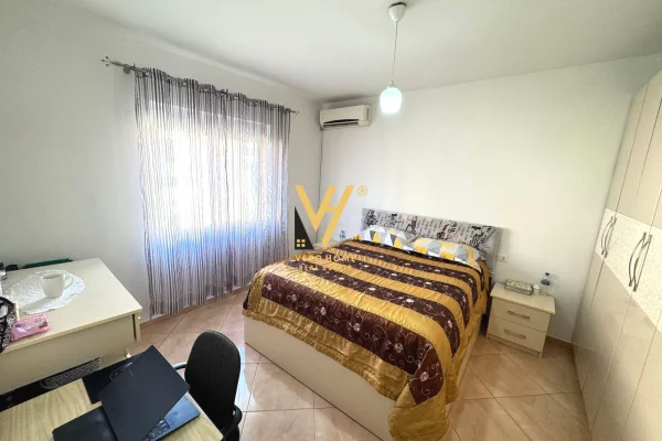 Shtepi ne shitje Apartament ne Tirane, 2+1, Mobilimi E mobiluar, Pagesa 159,000  Euro.