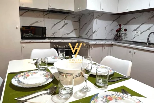 Appartamento in affitto a Tirana 2+1, Arredato