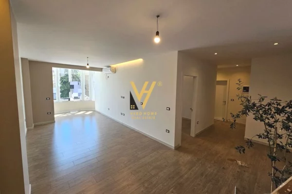 SHITET APARTAMENT+GARSONIERE TE ZOGU I ZI 300.000 EURO