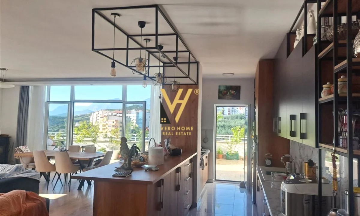 JEPET ZYRE 400 M2 ME QERA NE LINZE 2.500 EURO