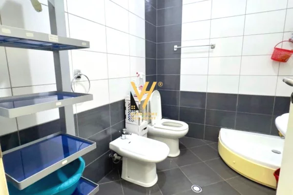 JEPET KLINIKE DENTARE ME QIRA TE TREGU ELEKTRIK 800 EURO