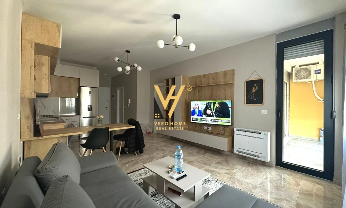 Appartamento in vendita a Tirana 1+1, Arredato