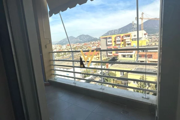 Appartamento in vendita a Tirana 1+1, Arredato