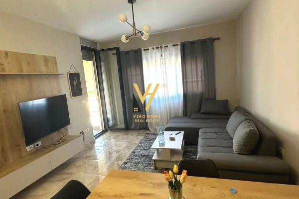 Appartamento in vendita a Tirana 1+1, Arredato