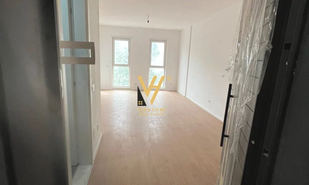 JEPET ZYRE 56 M2 ME QERA TE UNIVERS CITY 380 EURO